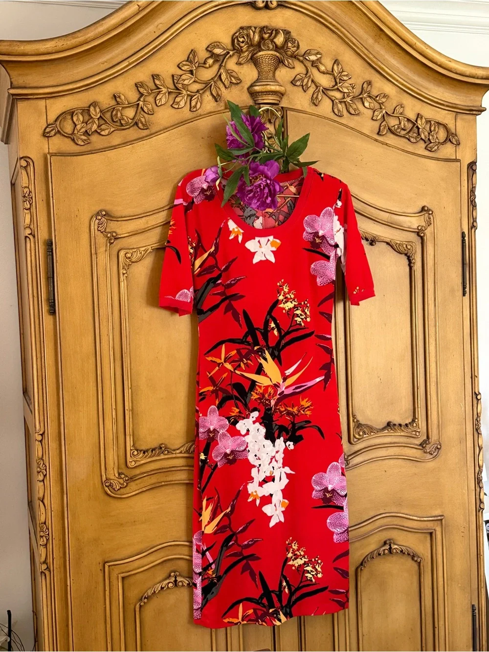 Red Floral Short Sleeve Bodycon Dress - Picture 2 of 6